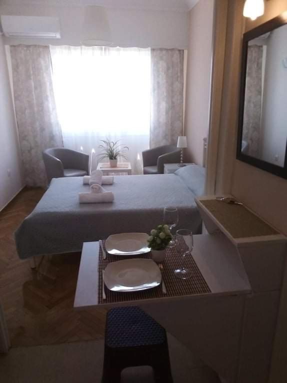 Sylvia' S Apartments เอเธนส์ ภายนอก รูปภาพ